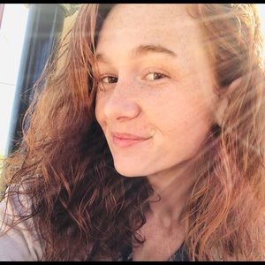 Meet your Posher, Alicia